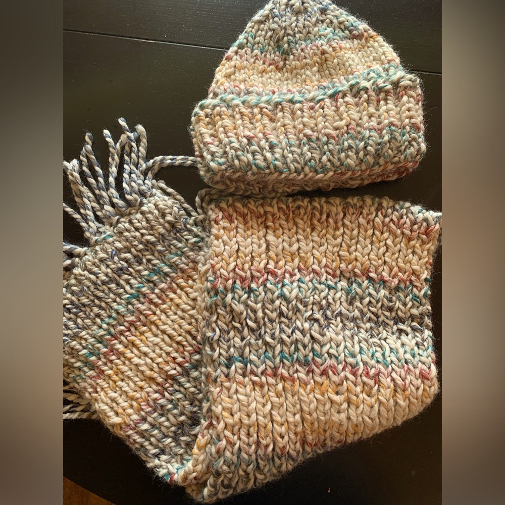 HAND KNIT |2 piece | Hand Knit Variegated Wool Hat & Scarf